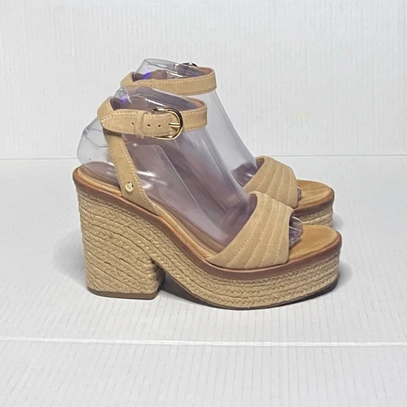 UGG Laynce Chunky Platform Sandal - Picture 10 of 15